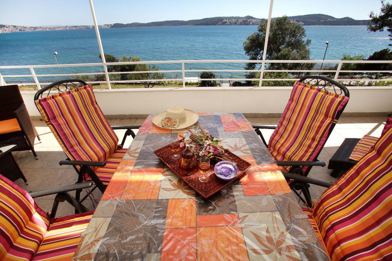 Gem Of The Sea Luxury Beach Apartment With Brand New Heating Infinity Pool Trogir Exterior foto