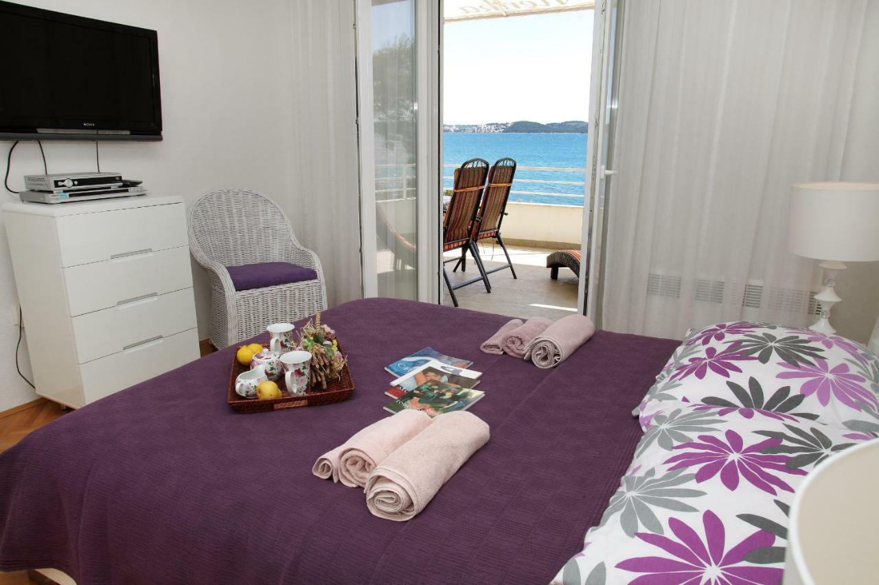 Gem Of The Sea Luxury Beach Apartment With Brand New Heating Infinity Pool Trogir Exterior foto